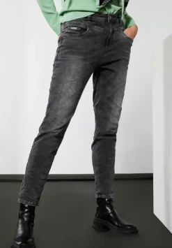 Loose Fit Mom Jeans