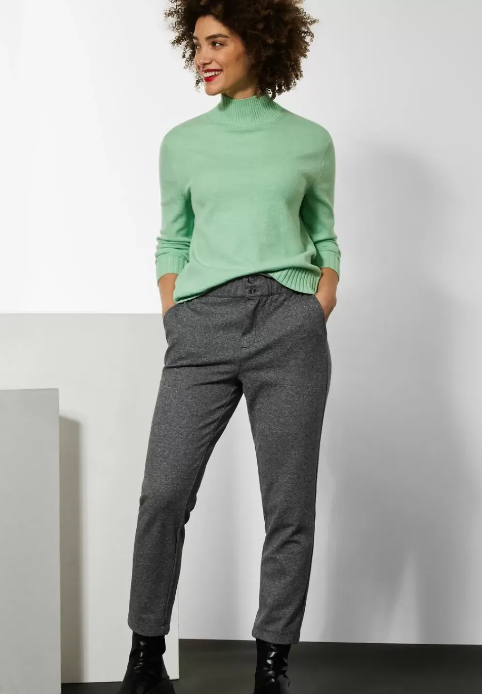 Loose Fit Mouline Hose
