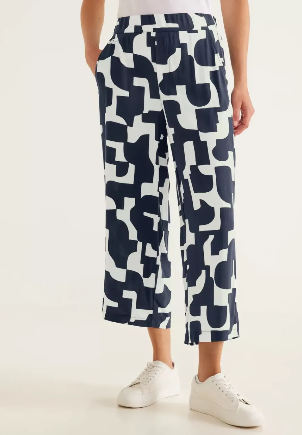 Loose Fit Print Hose