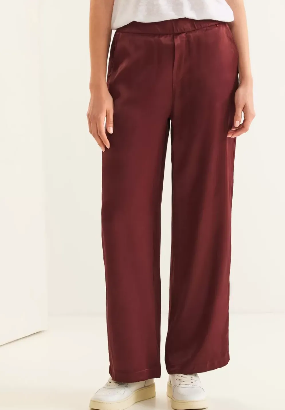 Loose Fit Satinhose