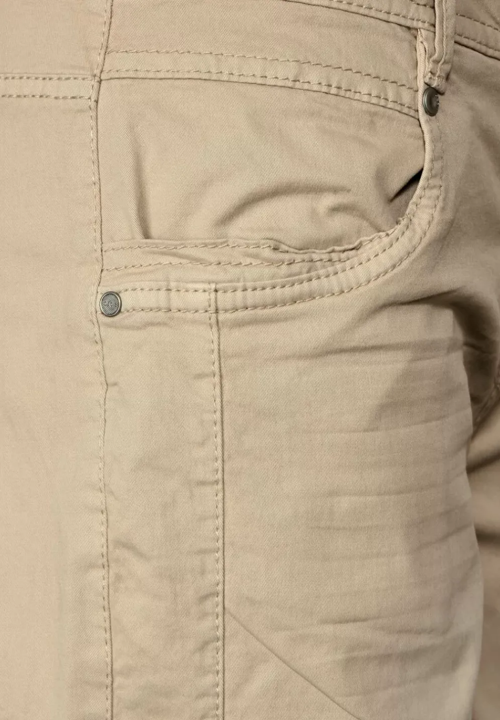 Loose Fit Stretch Shorts