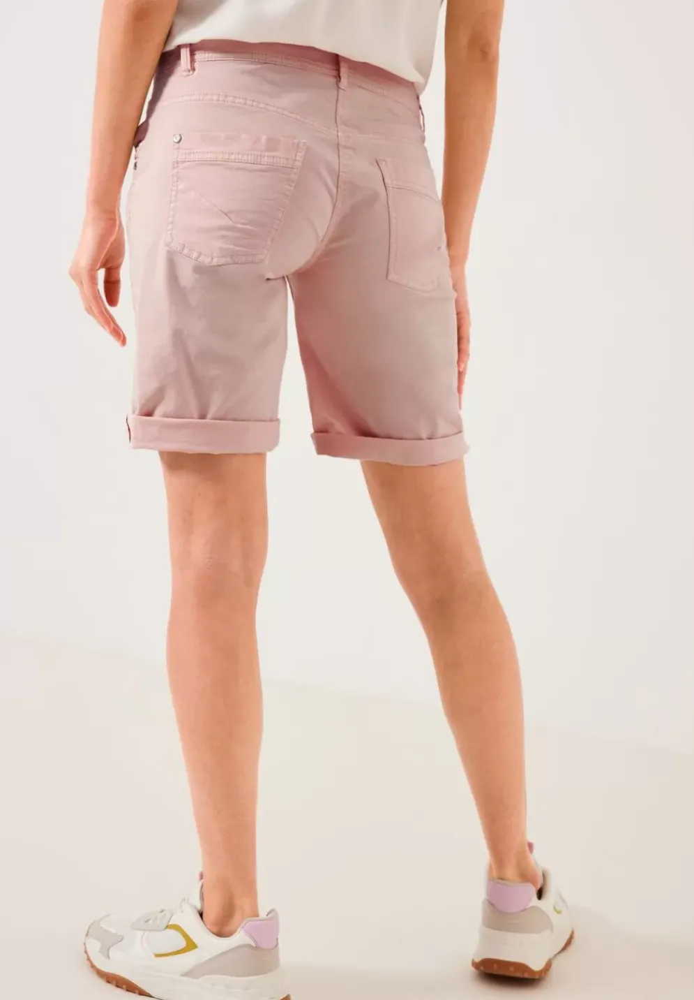Loose Fit Stretch Shorts