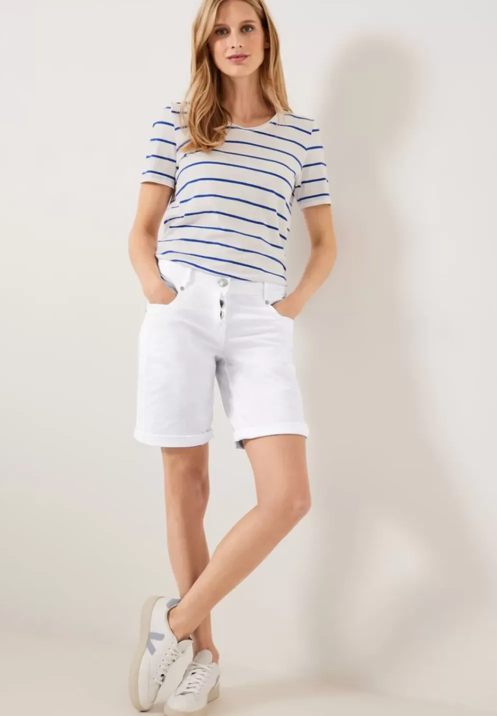 Loose Fit Stretch Shorts