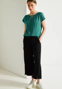 Materialmixshirt Mit Cut-Out