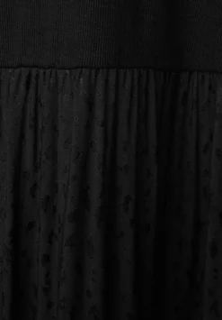 Midikleid Im Materialmix