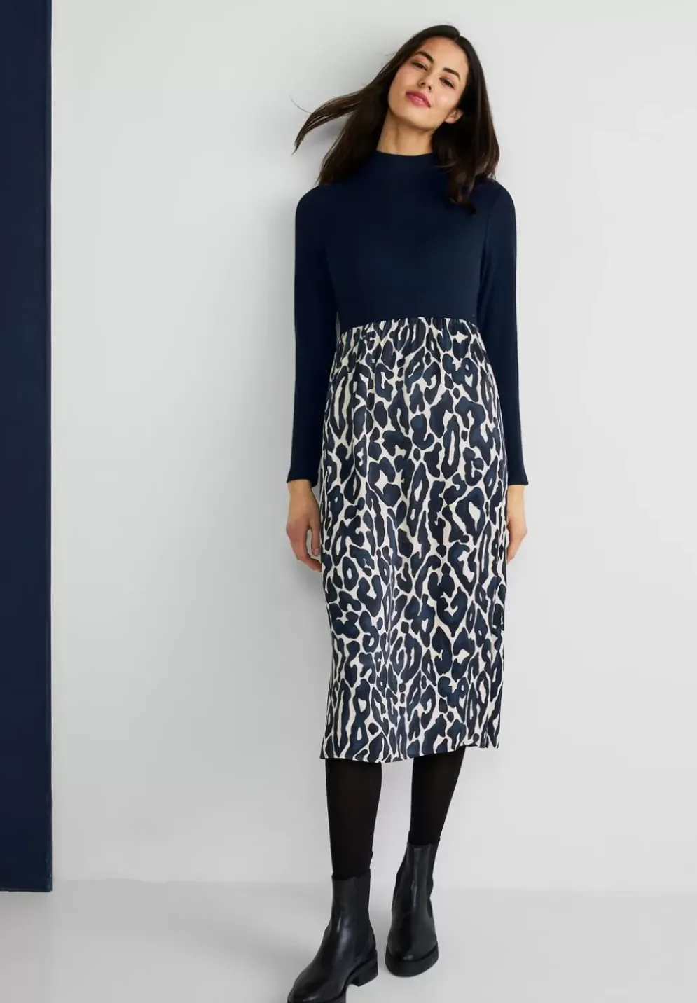 Midikleid Mit Leo Print