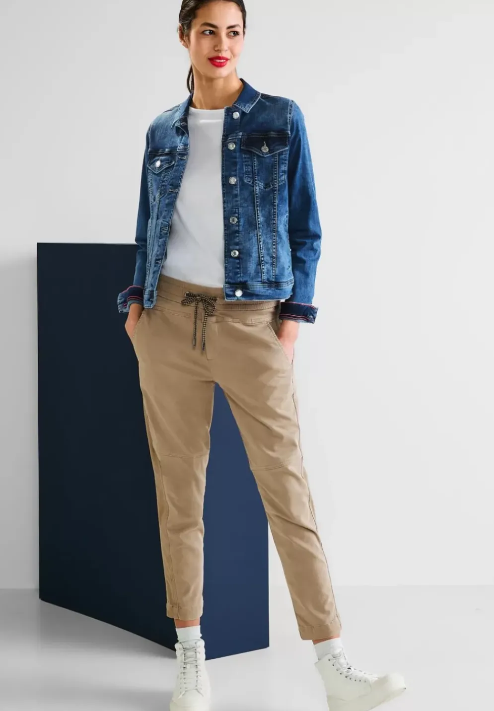 Mittelblaue Jeansjacke