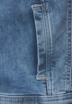 Mittelblaue Jeansjacke