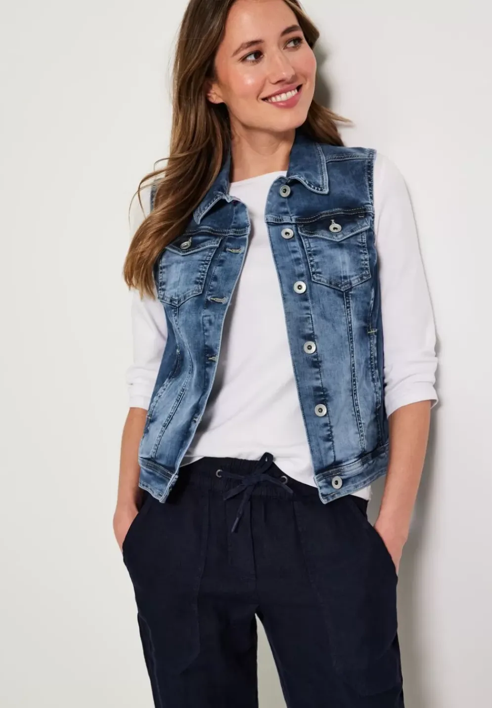 Mittelblaue Jeansweste