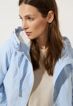 Moderner Windbreaker