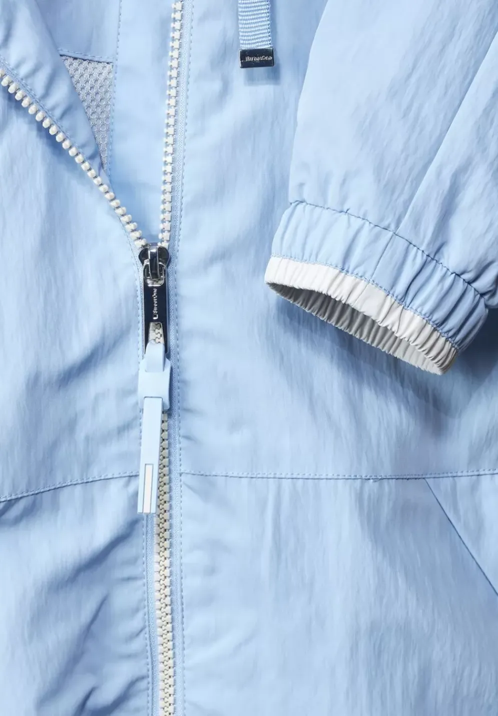 Moderner Windbreaker