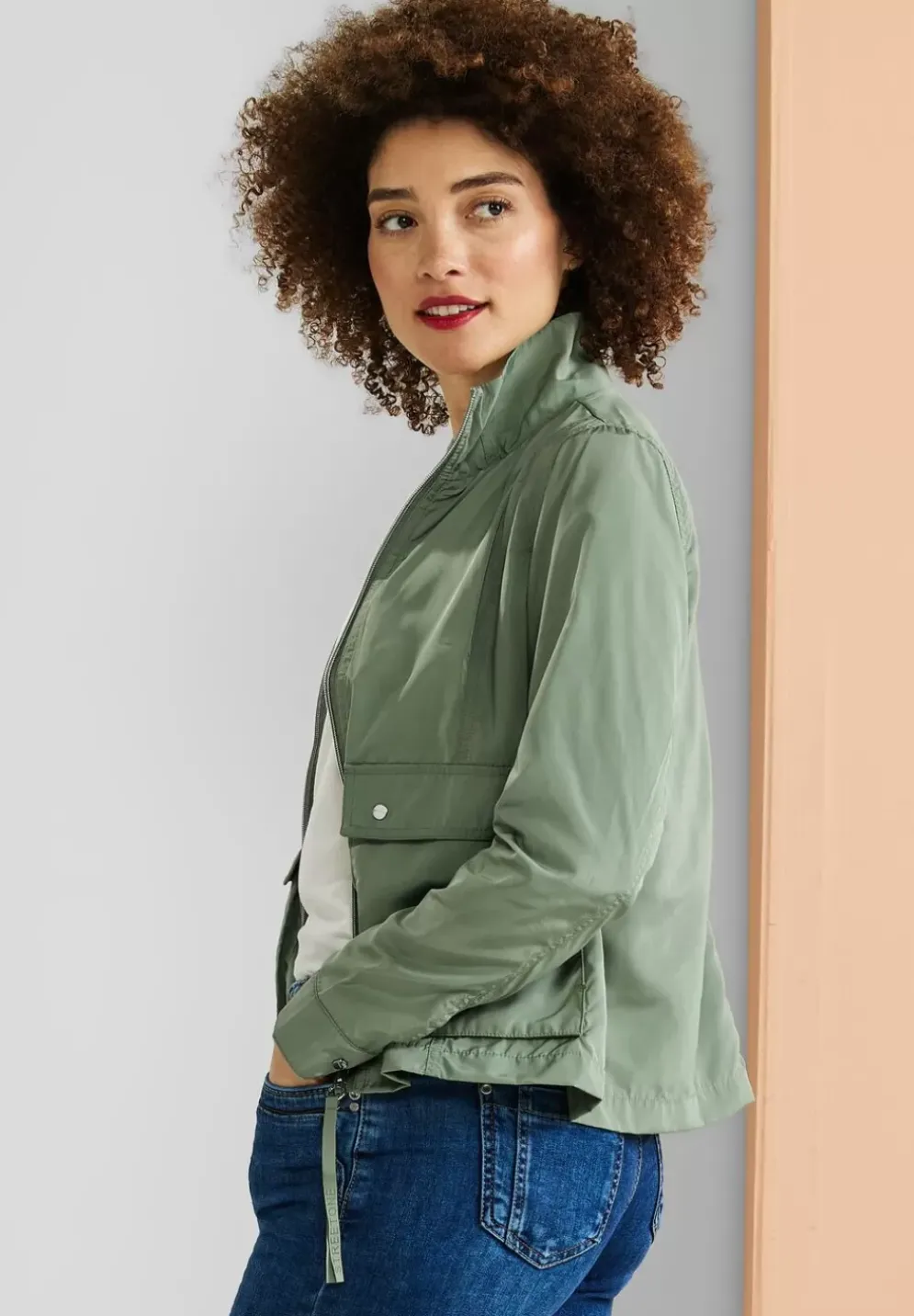 Moderner Windbreaker