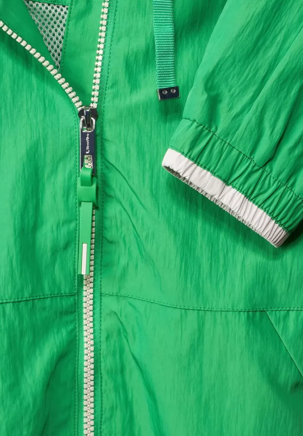 Moderner Windbreaker