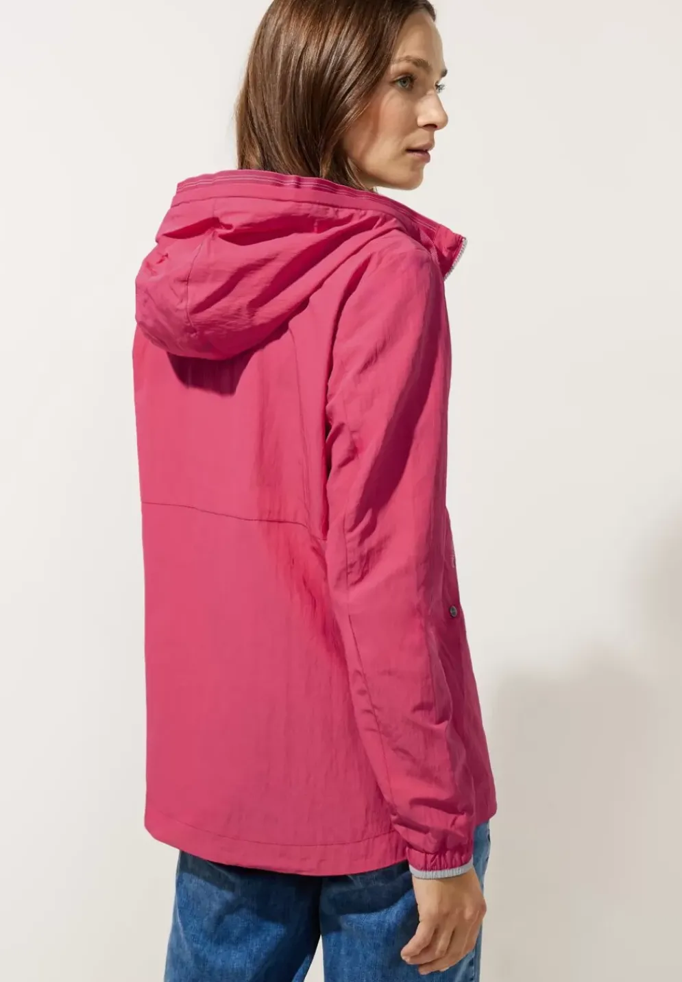 Moderner Windbreaker