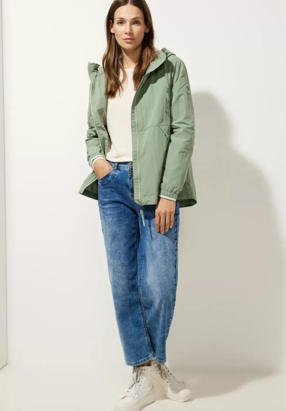 Moderner Windbreaker