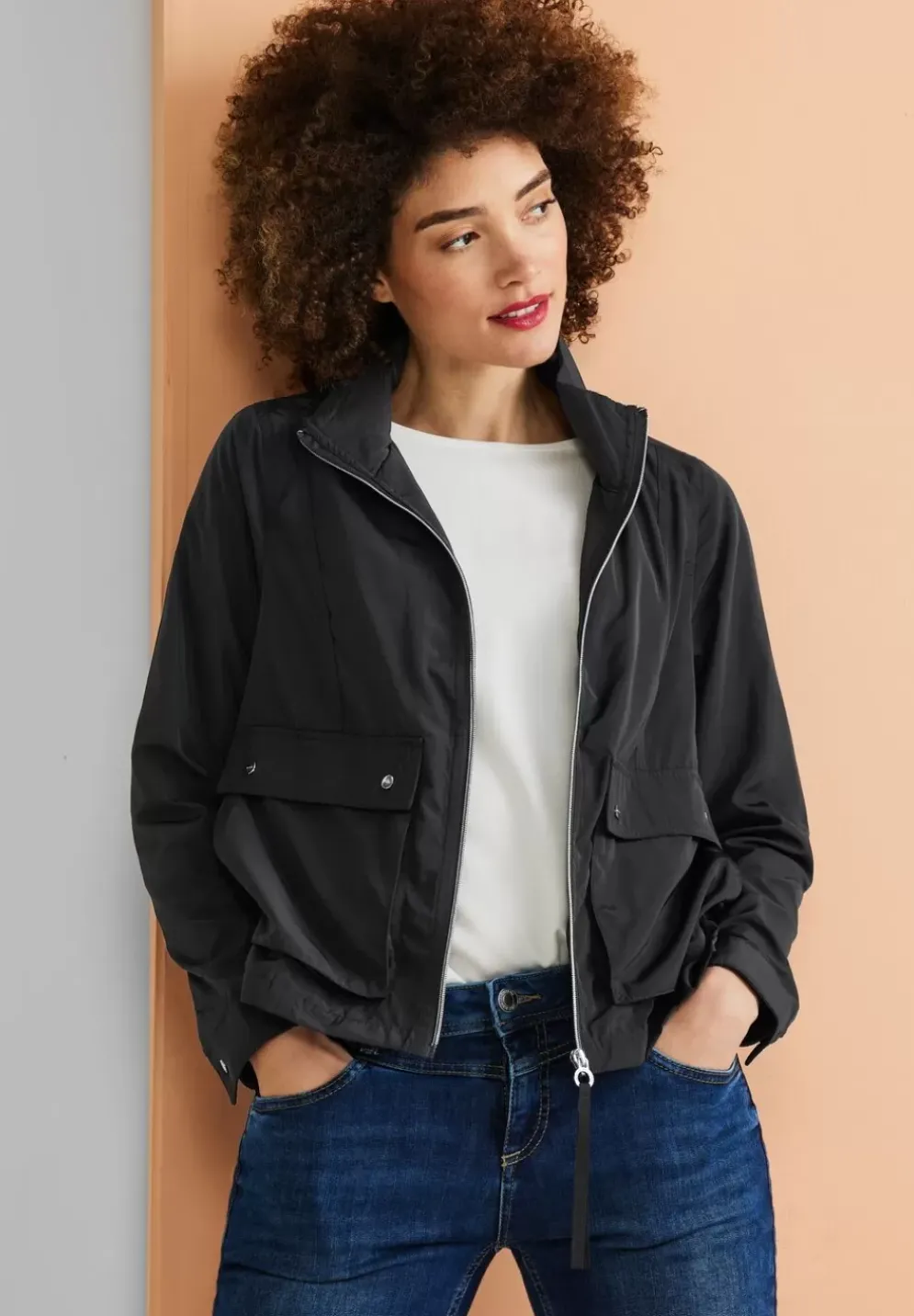 Moderner Windbreaker