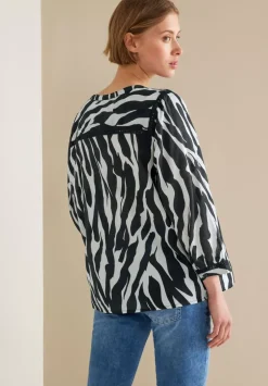 Printbluse Mit Hakeldetails