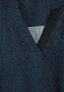 Printshirt Im Materialmix