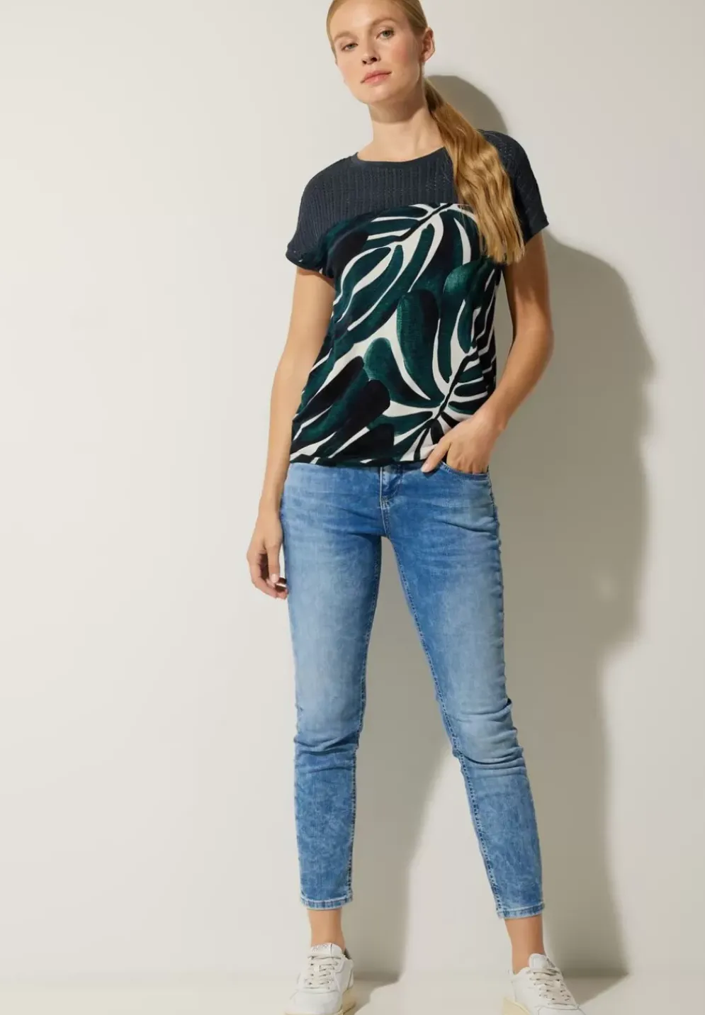 Printshirt Mit Spitzendetail