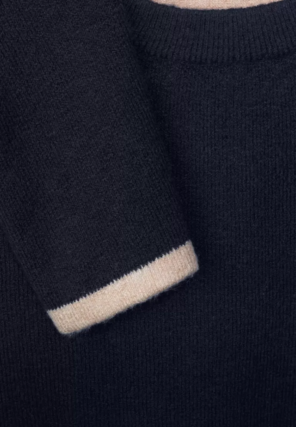 Pullover Mit Farbdetails
