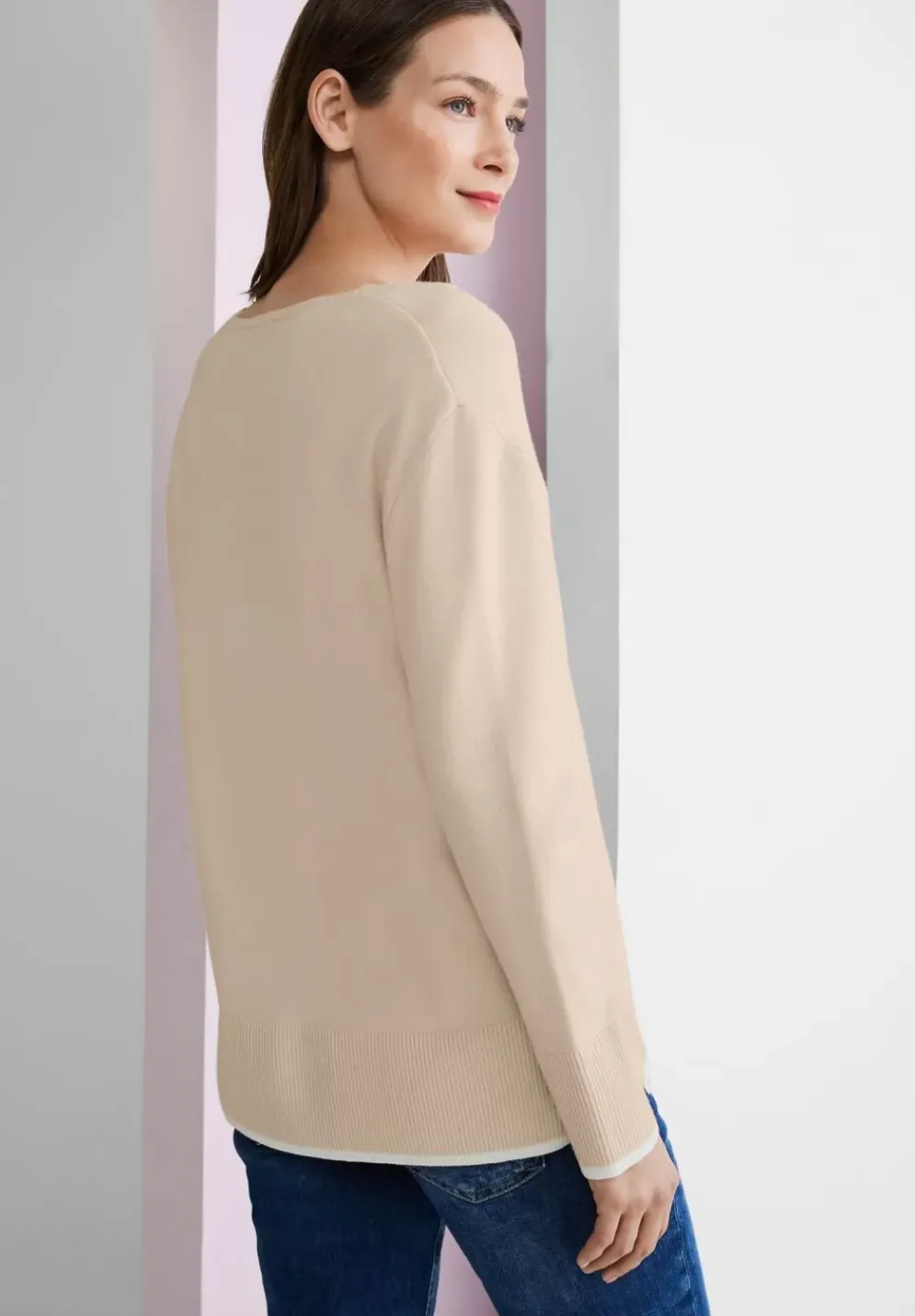 Pullover Mit V-Ausschnitt