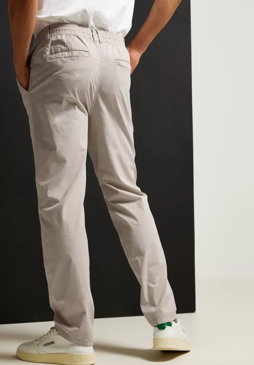 Relaxed Fit Chino Jogger