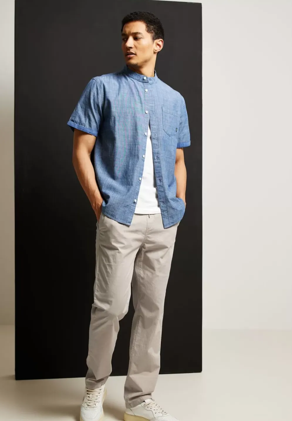 Relaxed Fit Chino Jogger