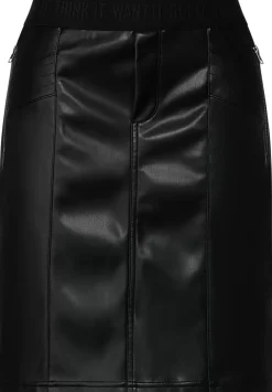 Rock In Leder Optik