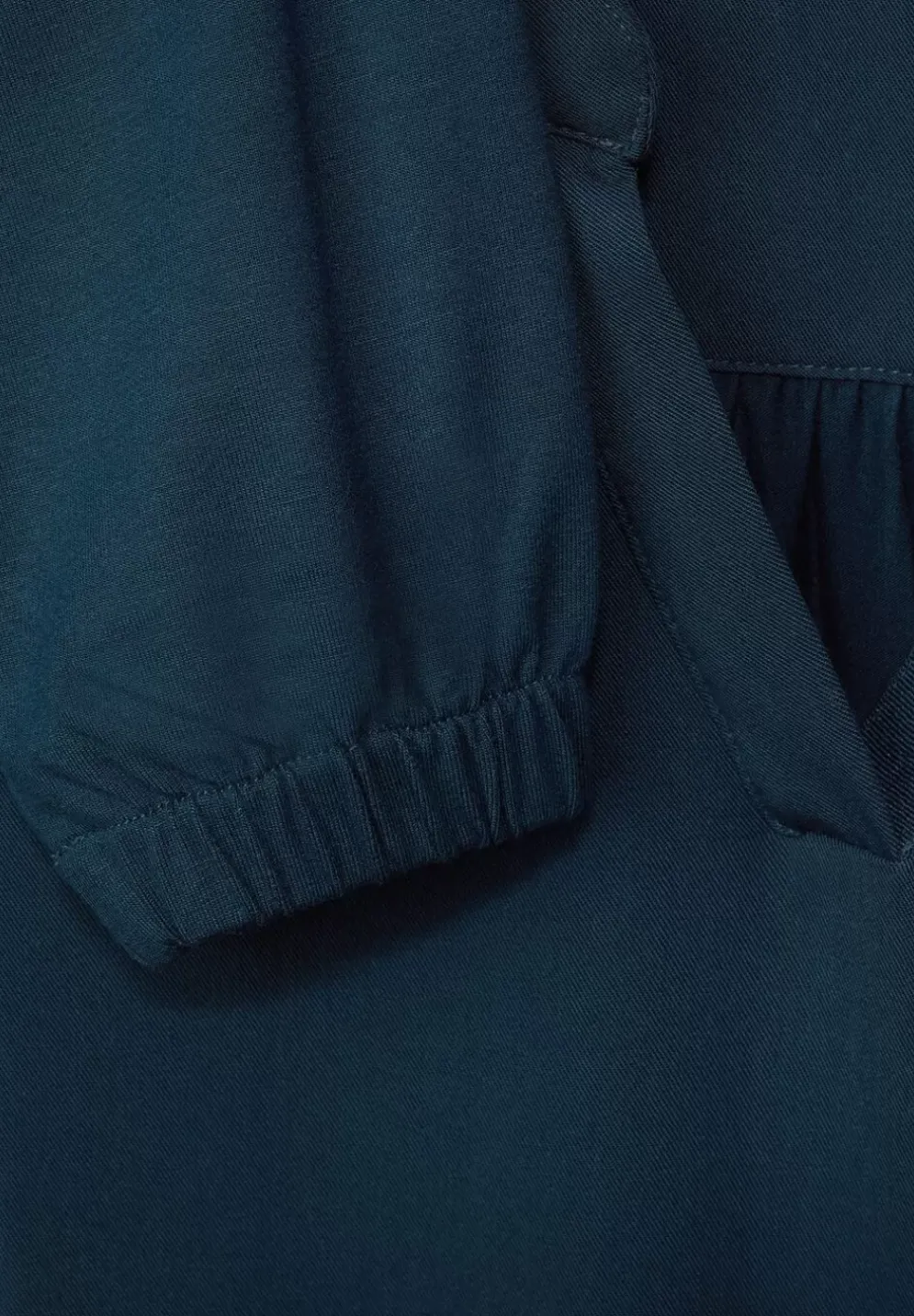 Shirt Im Materialmix