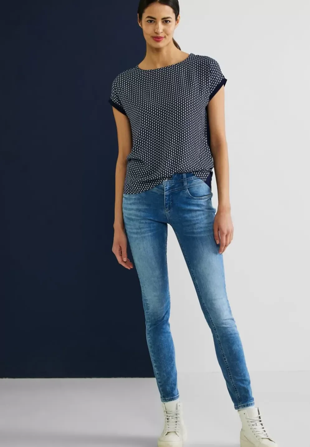 Shirt Im Materialmix