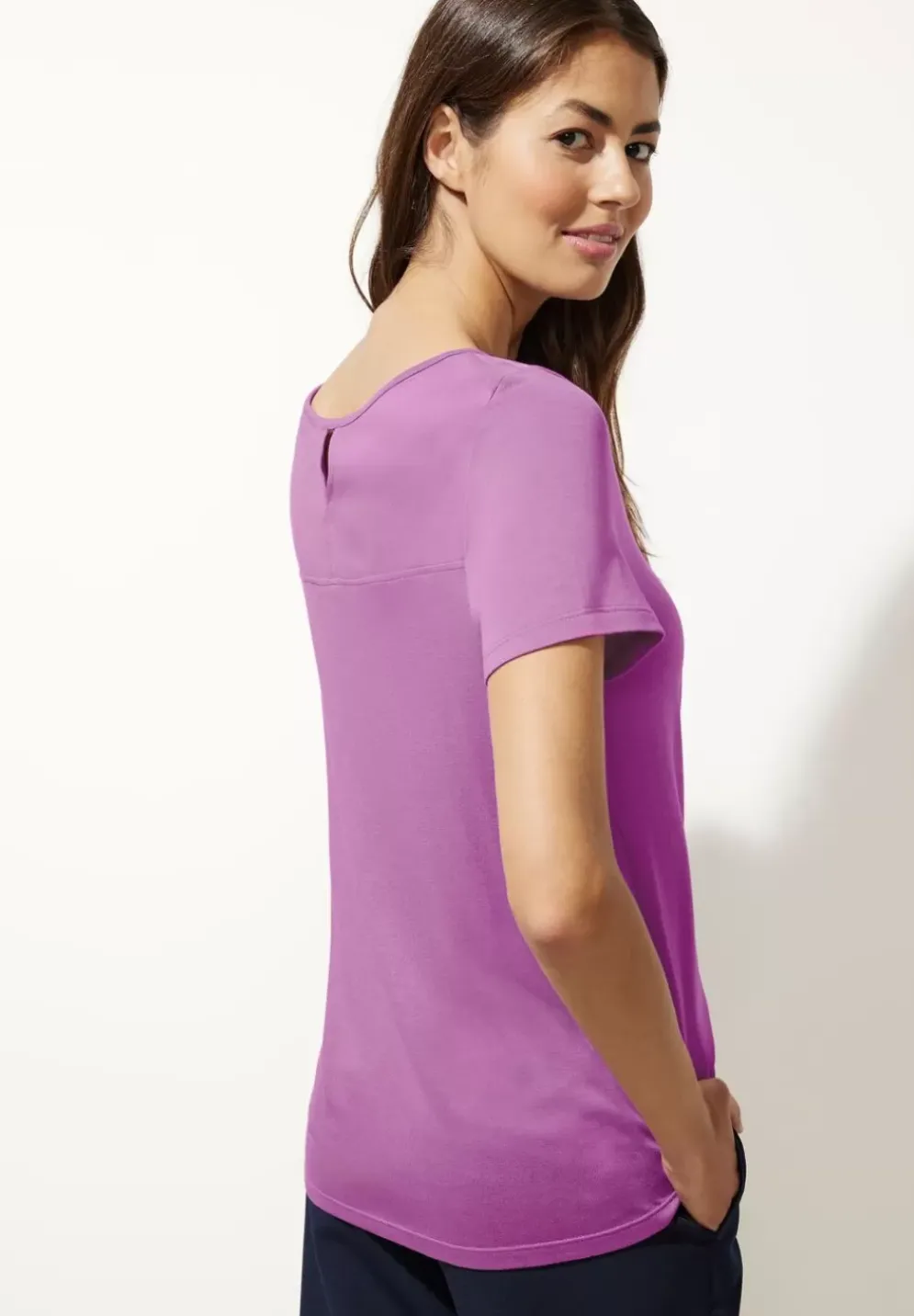 Shirt Mit Schlitz Im Nacken