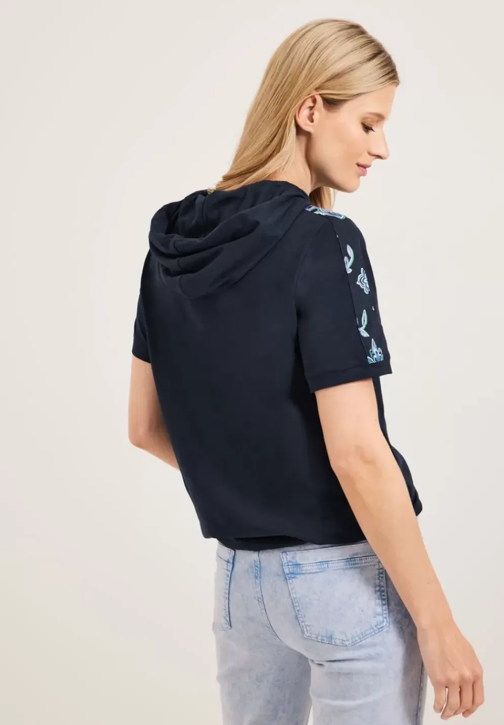 Shirt Mit Schulterprint
