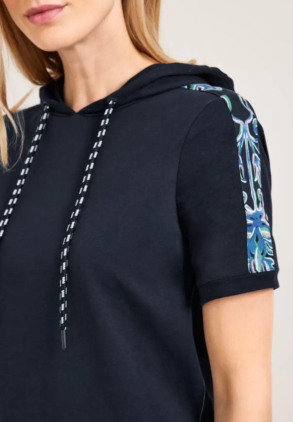 Shirt Mit Schulterprint