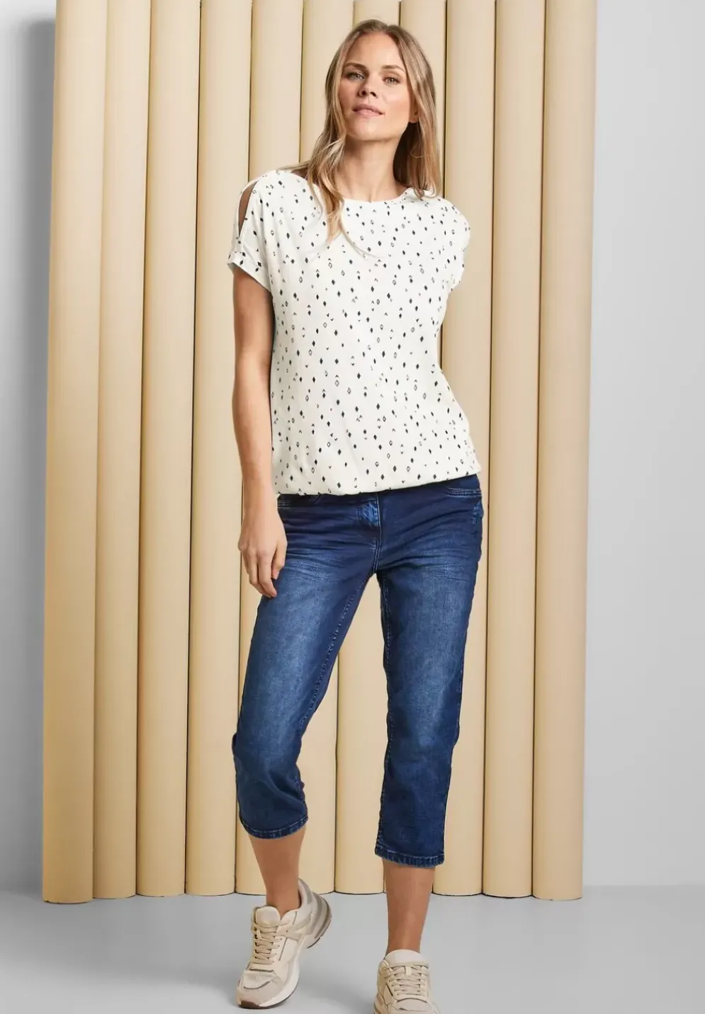 Shirt Mit Schulterschlitz