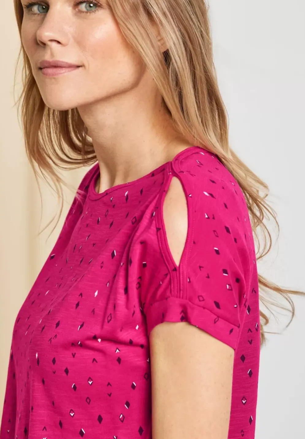 Shirt Mit Schulterschlitz
