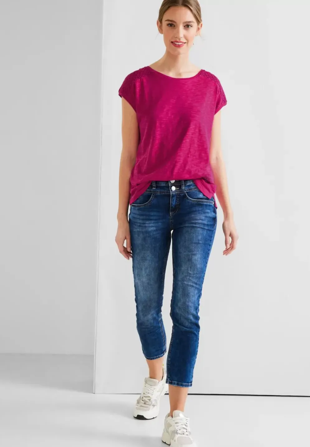 Shirt Mit Spitzeneinsatz