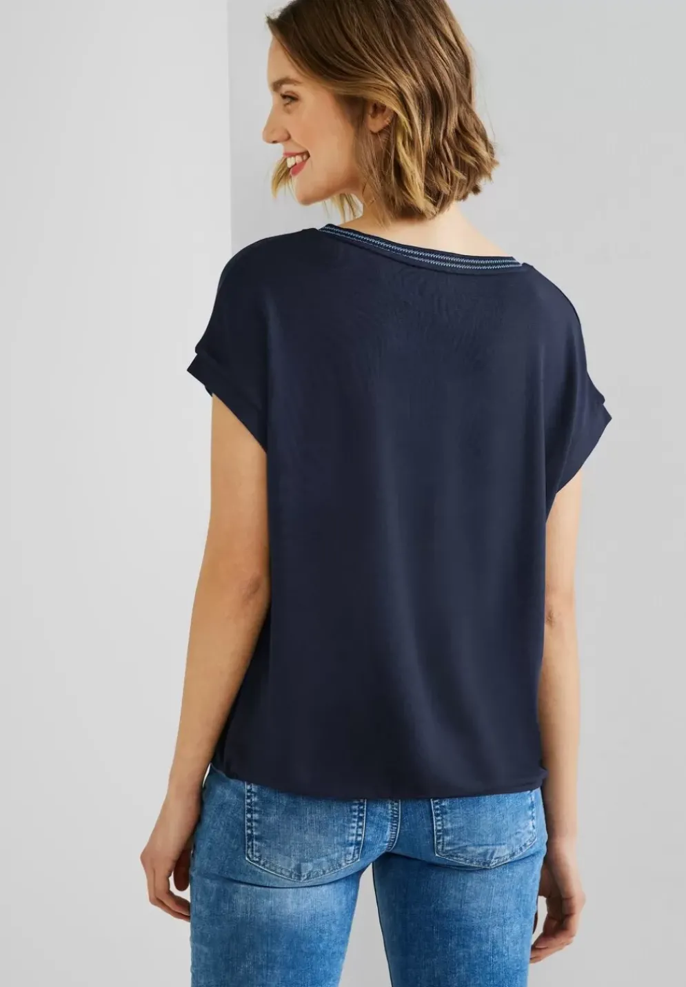 Shirt Mit V-Ausschnitt