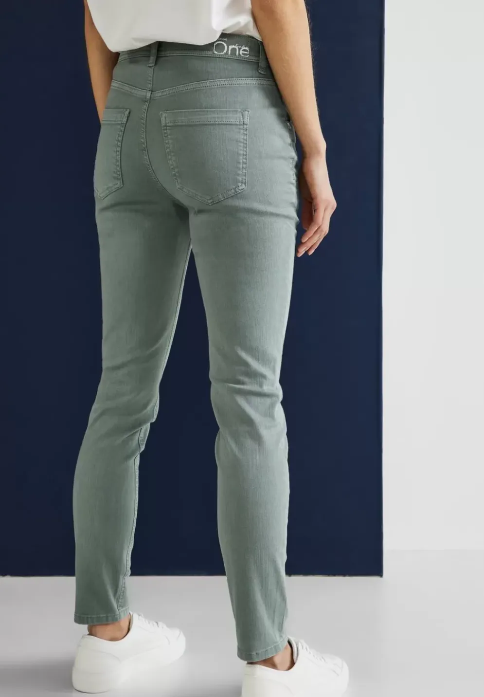 Slim Fit Color Stretch Jeans