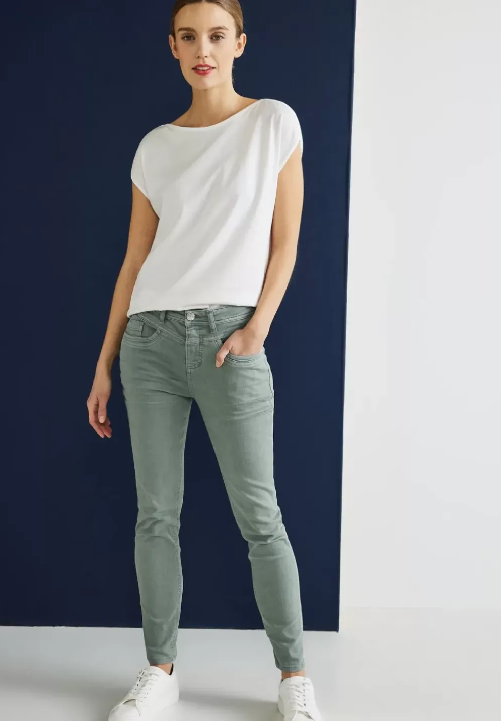 Slim Fit Color Stretch Jeans