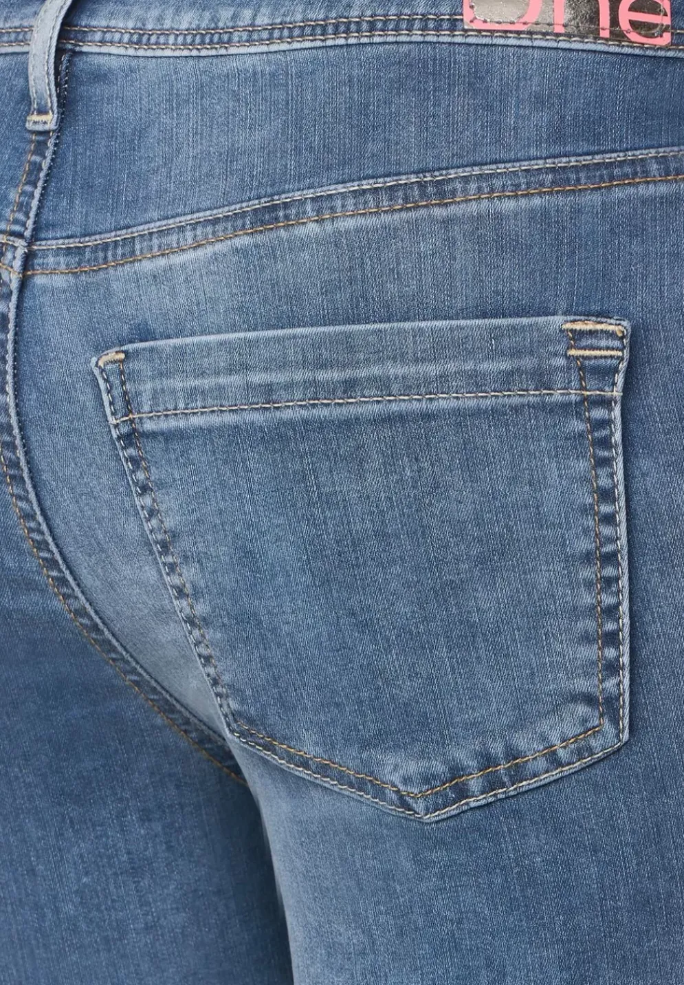 Slim Fit Jeans In 3/4