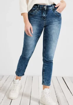 Slim Fit Jeans In 7/8