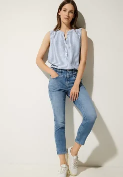 Slim Fit Jeans In 7/8