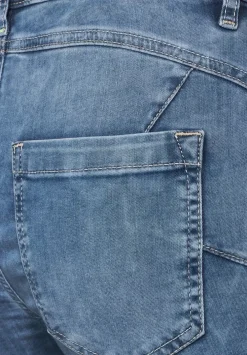 Slim Fit Jeans In 7/8