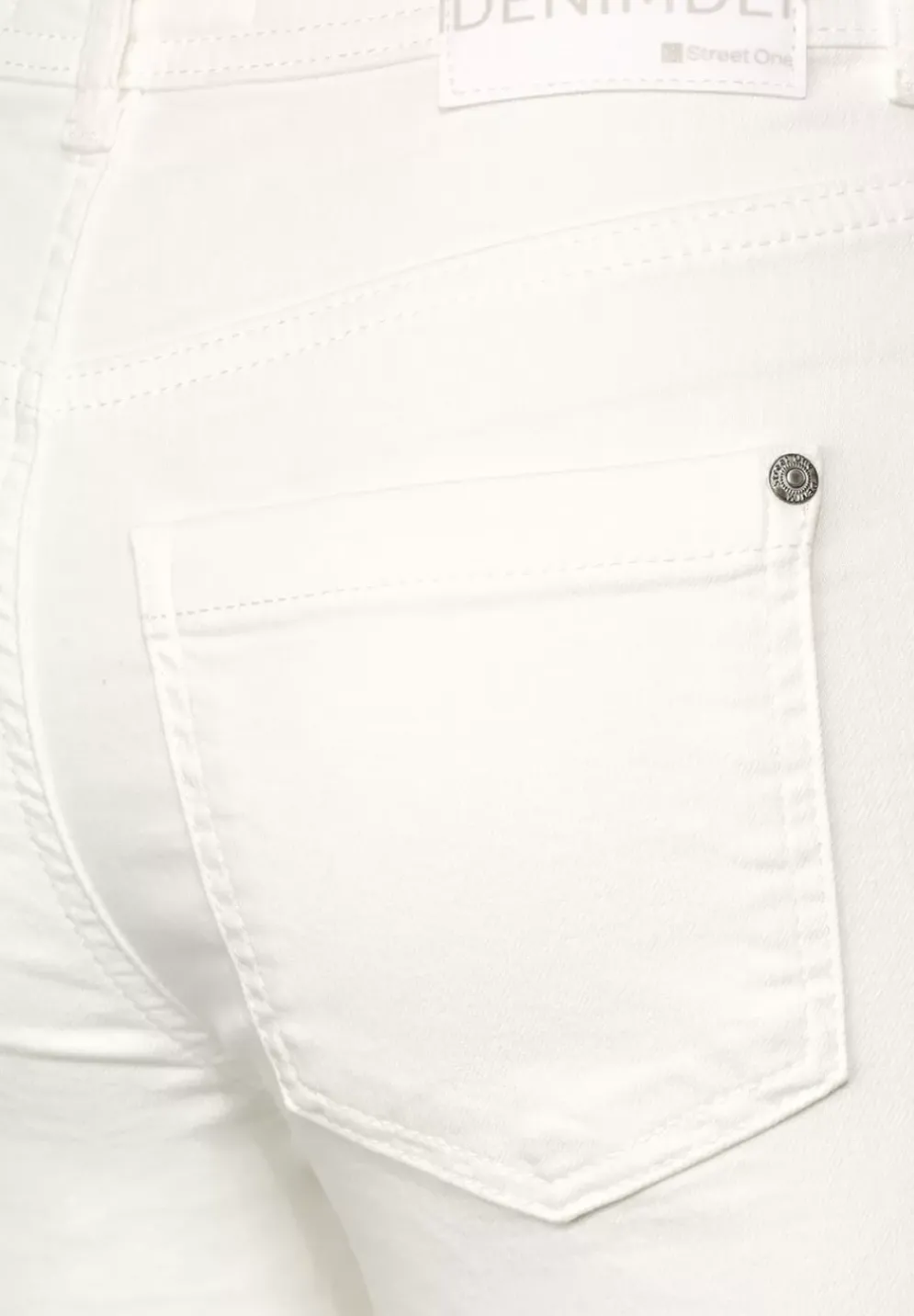 Slim Fit Jeans In 7/8