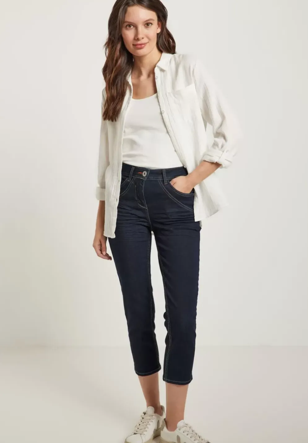 Slim Fit Jeans In 7/8
