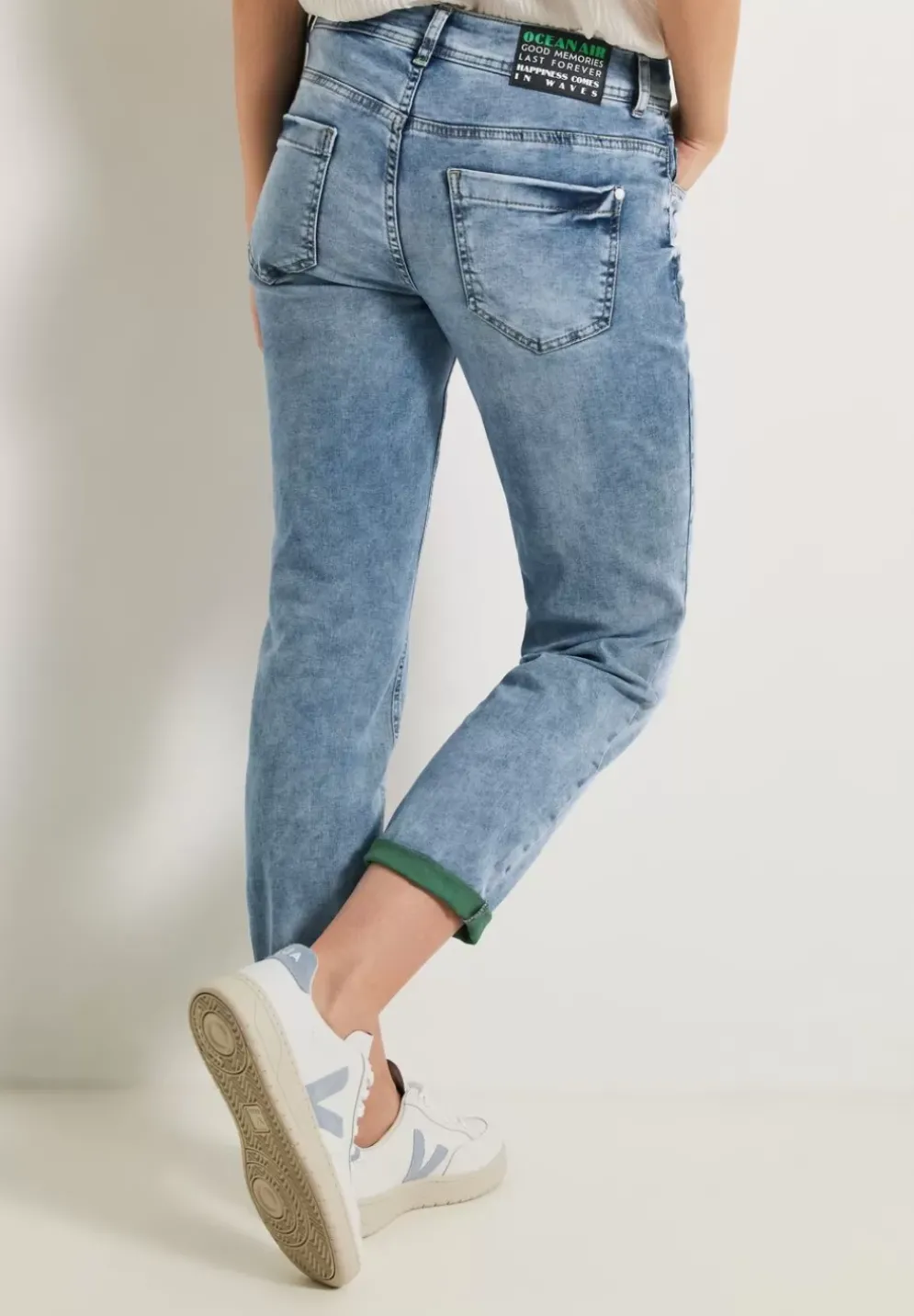 Slim Fit Jeans In 7/8