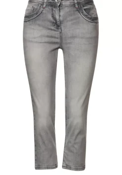 Slim Fit Jeans In 3/4