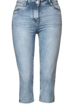 Slim Fit Jeans In 3/4