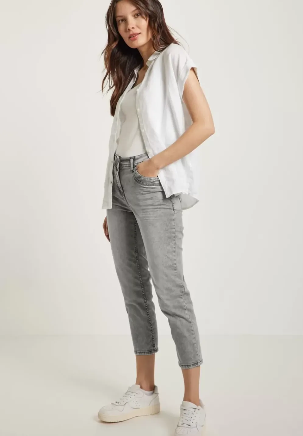 Slim Fit Jeans In Grau