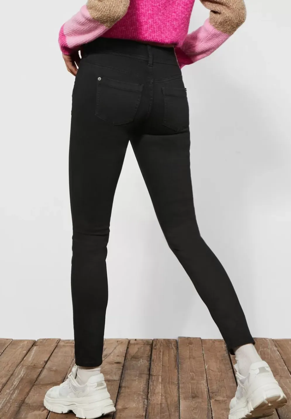 Slim Fit Jeans In High Waist